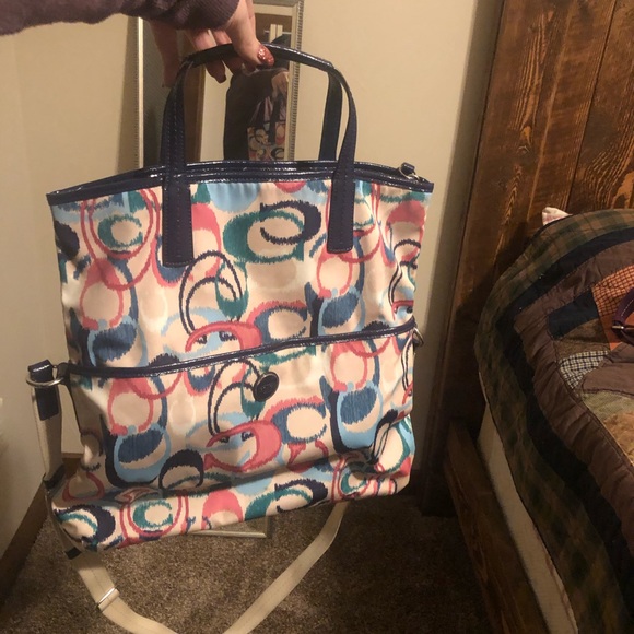 Coach! Fold over shoulder strap bag - Picture 2 of 7